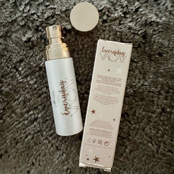 Ciate London Everyday Vacay Dewy Coconut Setting Spray Mist 2.53 Fl. Oz NEW - Picture 2 of 3